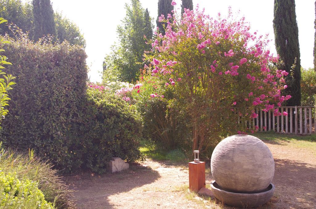 Lei Meissoun Mallemort Exterior photo